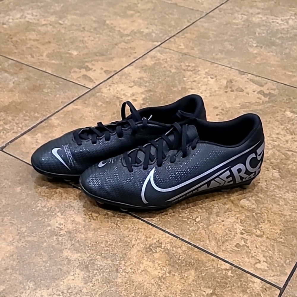 Nike men's soccer cleats